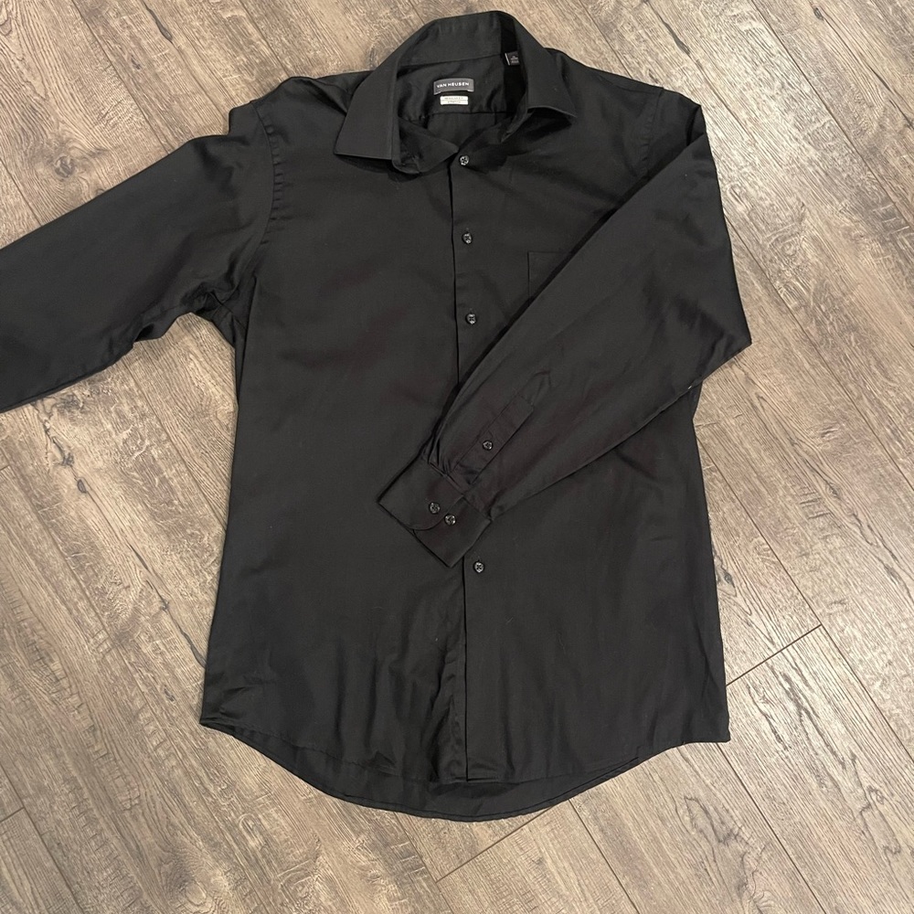 🖤Van Heusen long sleeve dress shirt🖤